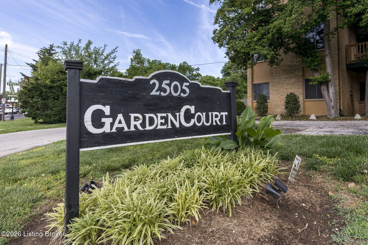 Property Photo:  2505 Brownsboro Rd Apt B5  KY 40206 