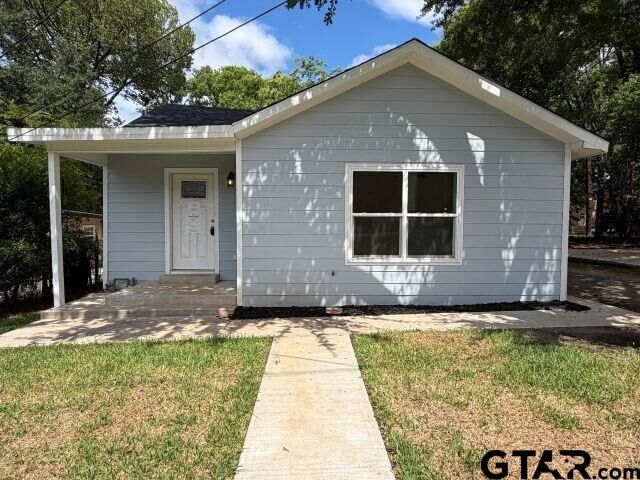 Property Photo: 612 S Confederate Ave TX 75701
