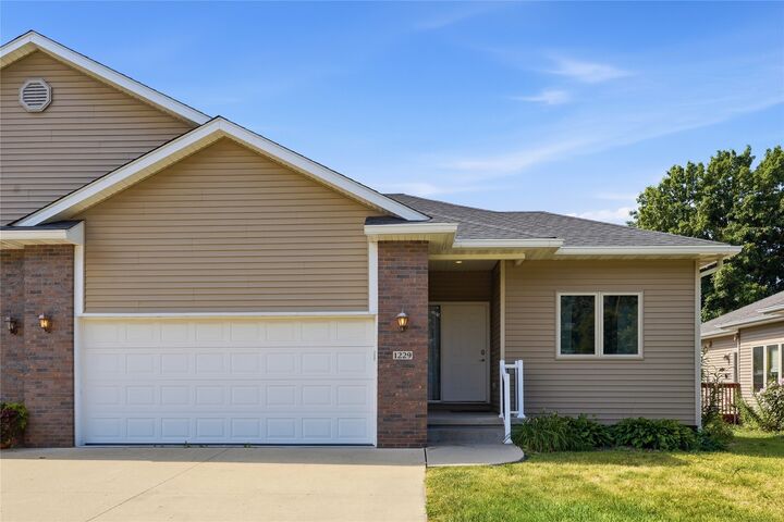 Property Photo: 1229 SW 3rd Street IA 50023