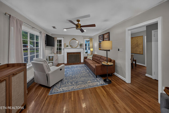 Property Photo: 5104 Kesterwood Drive TN 37918