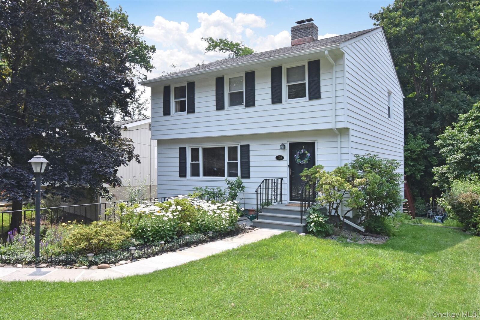Property Photo:  129 Hilldale Road  NY 10522 