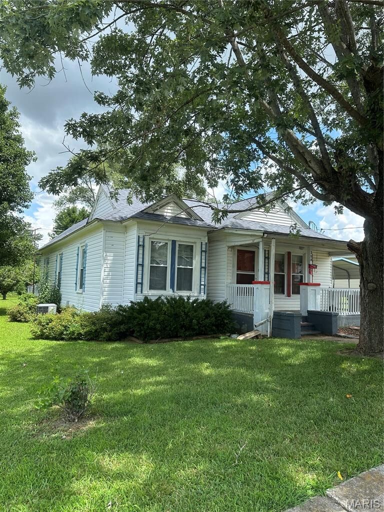 Property Photo: 308 Lewis Street MO 63601