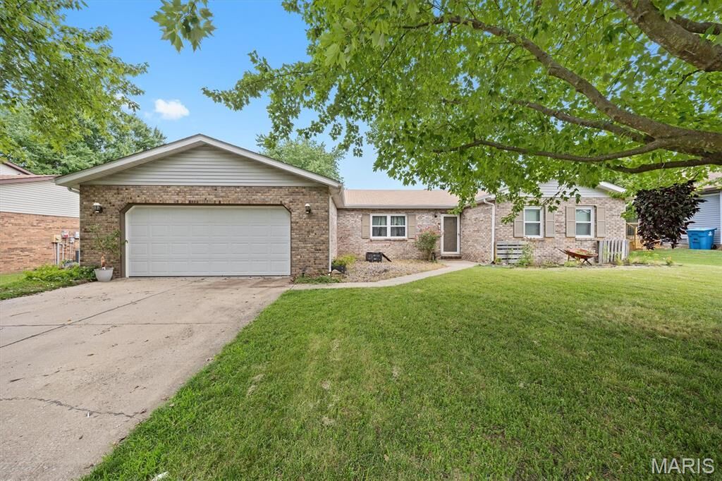 Property Photo: 705 Leighigh Drive IL 62226