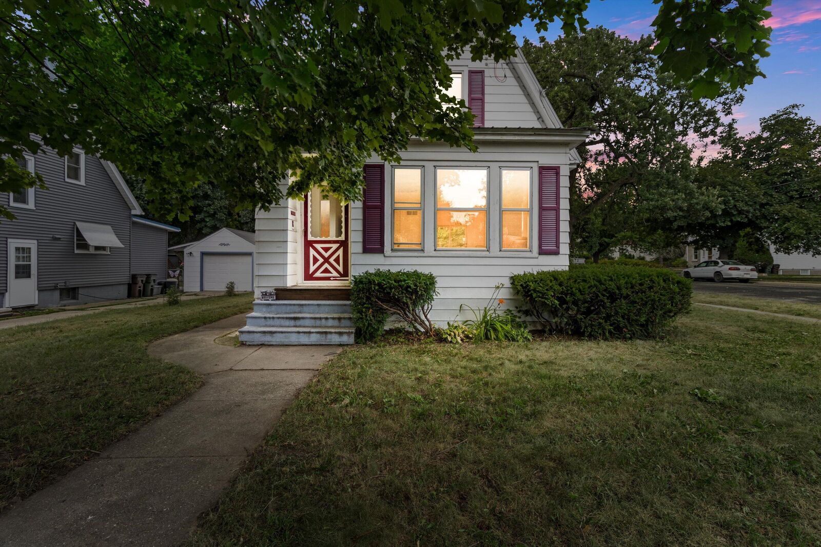 Property Photo:  437 McComb St  WI 53538 