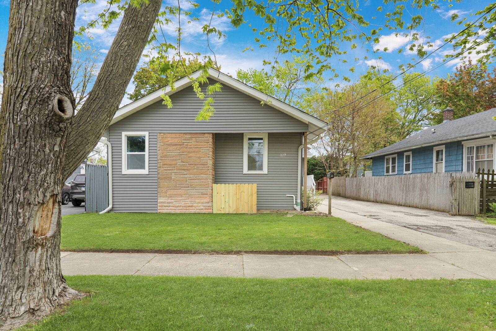 Property Photo: 127 N Victory Street IL 60085
