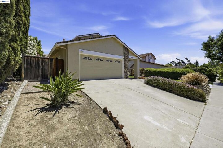 Property Photo: 47108 Yucatan Dr CA 94539