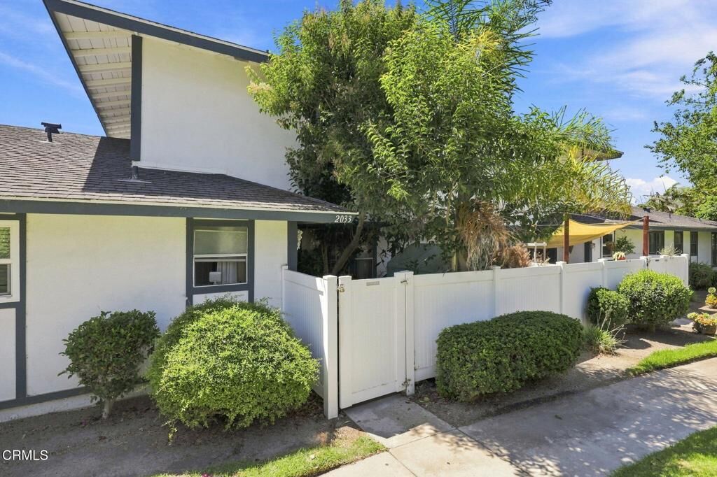 Property Photo:  2033 Miramar Walk  CA 93035 