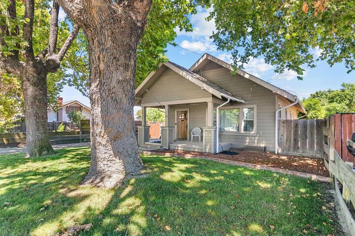 Property Photo:  403 Davitt Avenue  CA 95361 