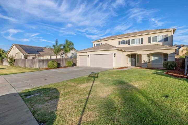 Property Photo:  938 Ruby Way  CA 95334 