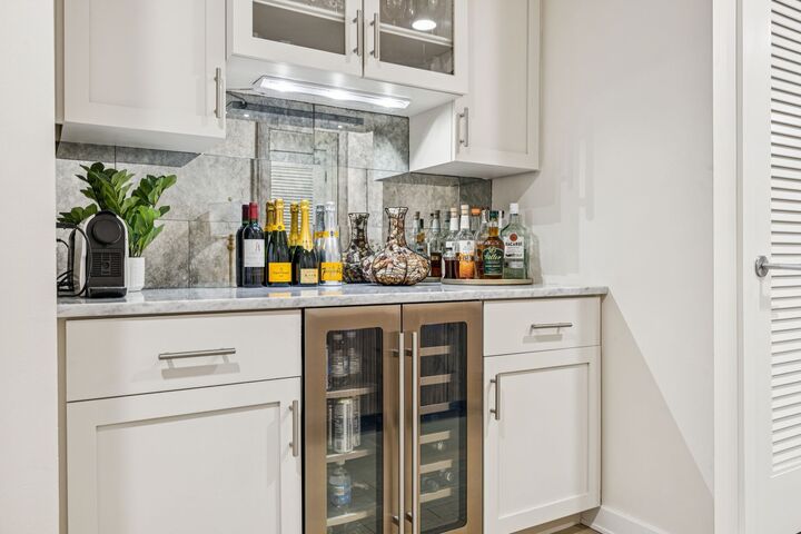 Property Photo:  1212 Laurel St 301  TN 37203 