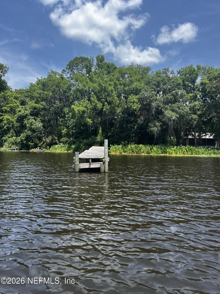 Property Photo: 102 Cedar Creek Road FL 32177