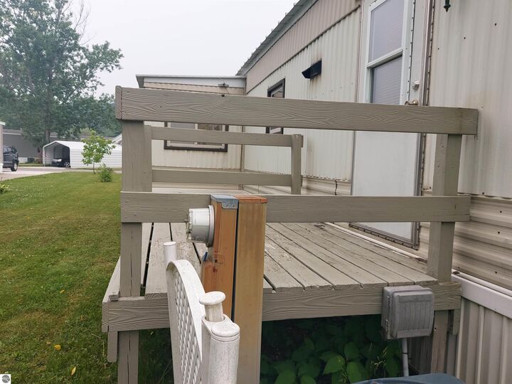 Property Photo: 4248 Daffodil Circle MI 49685