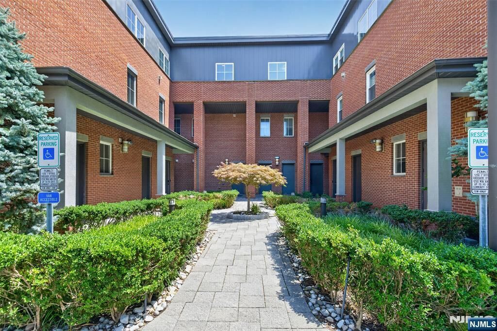 Property Photo: 1600 Kaufer Lane 12 NJ 07024