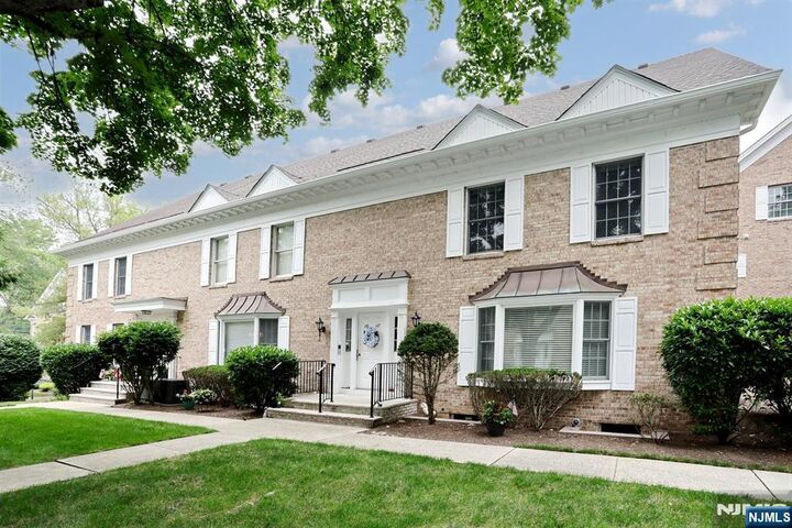 Property Photo:  117 S Maple Avenue B  NJ 07656 