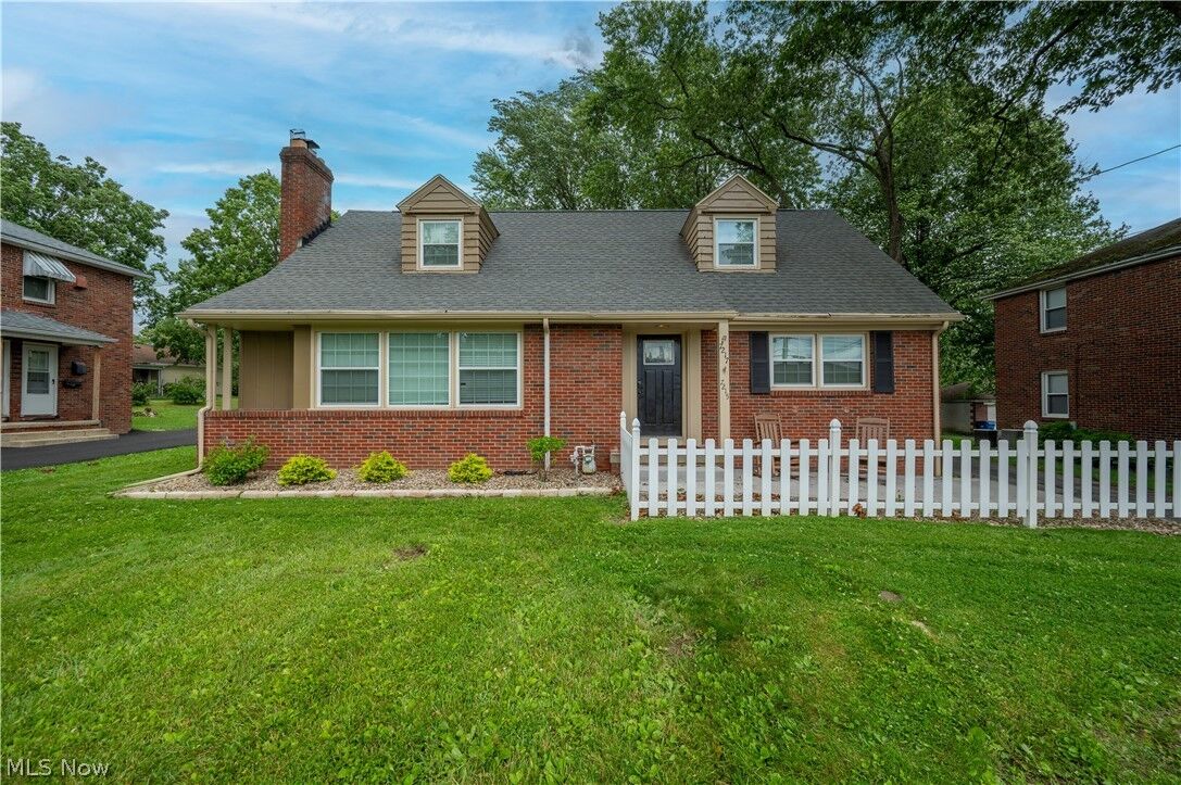 Property Photo:  7217 Pennsylvania Avenue  OH 44514 