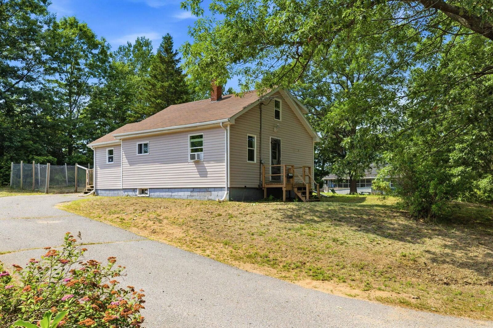 Property Photo:  1379 Sanford Road  NS B4N 3B8 