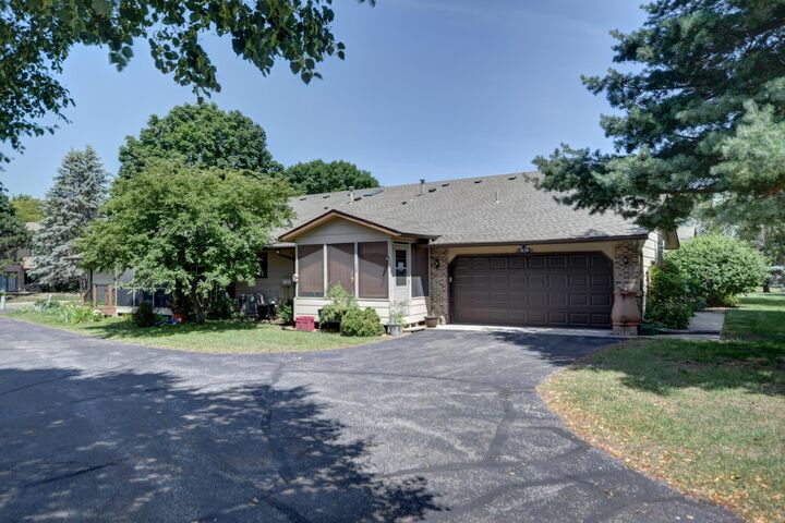 Property Photo:  1539 Pheasantwood Trail  MN 55057 