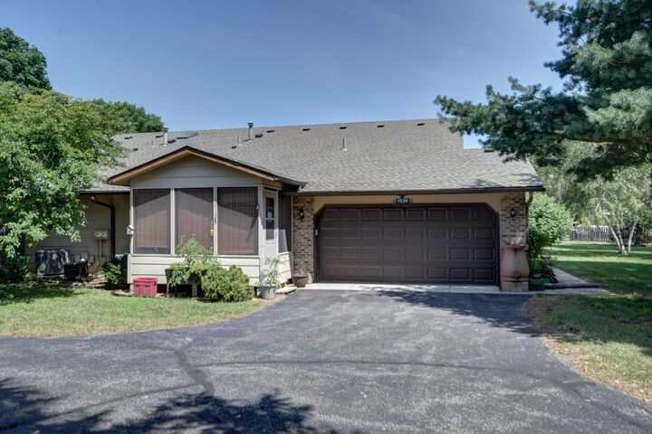 Property Photo: 1539 Pheasantwood Trail MN 55057