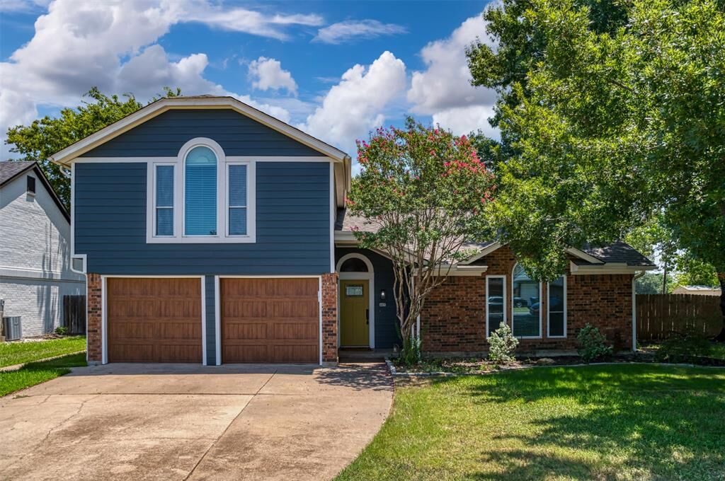 Property Photo: 485 Ashley Lane TX 76262