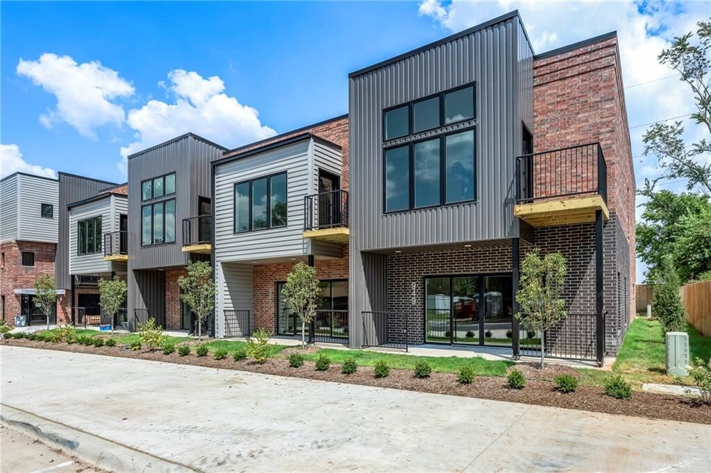Property Photo:  947 SE 10th Street  AR 72712 