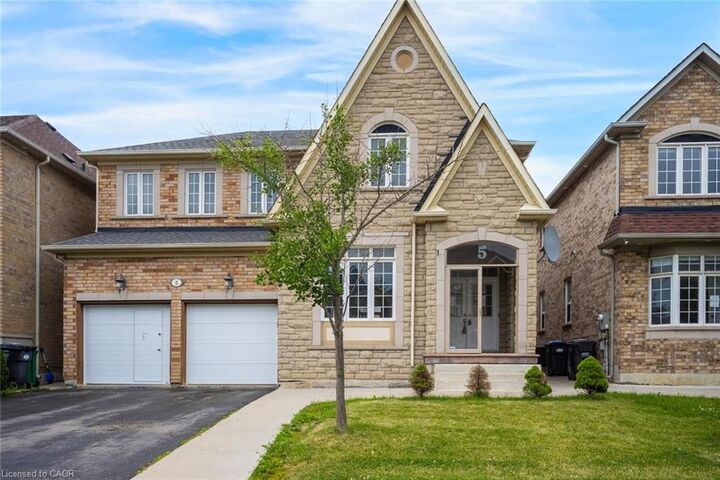 5 Freshspring Drive — photo 1