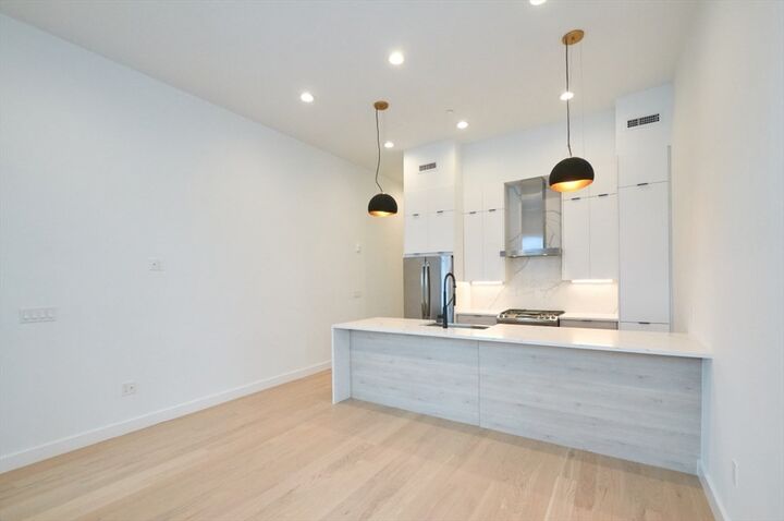 Property Photo: 360 Meridian St 5 MA 02128