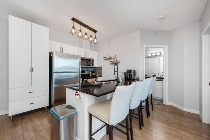 Property Photo: 325 3 Street SE 1506 AB T2G 0T9