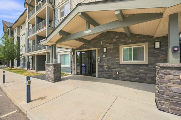 Property Photo: 181 Skyview Ranch Manor NE 3407 AB T3N 0V2