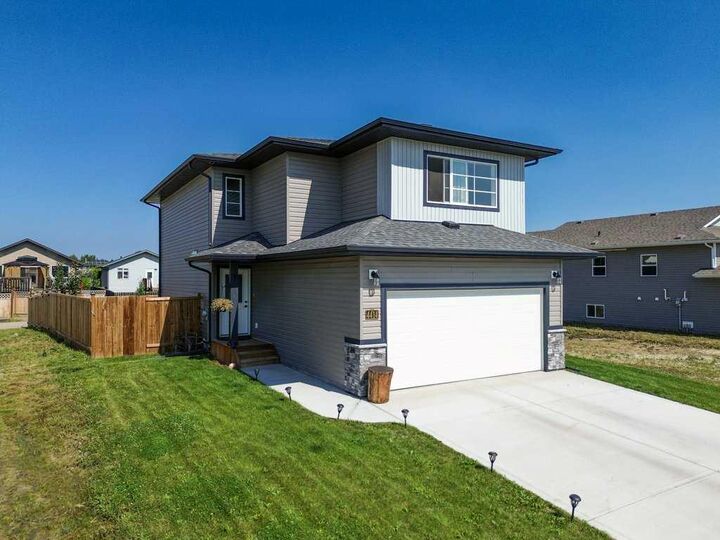 4414 53 Street — photo 1