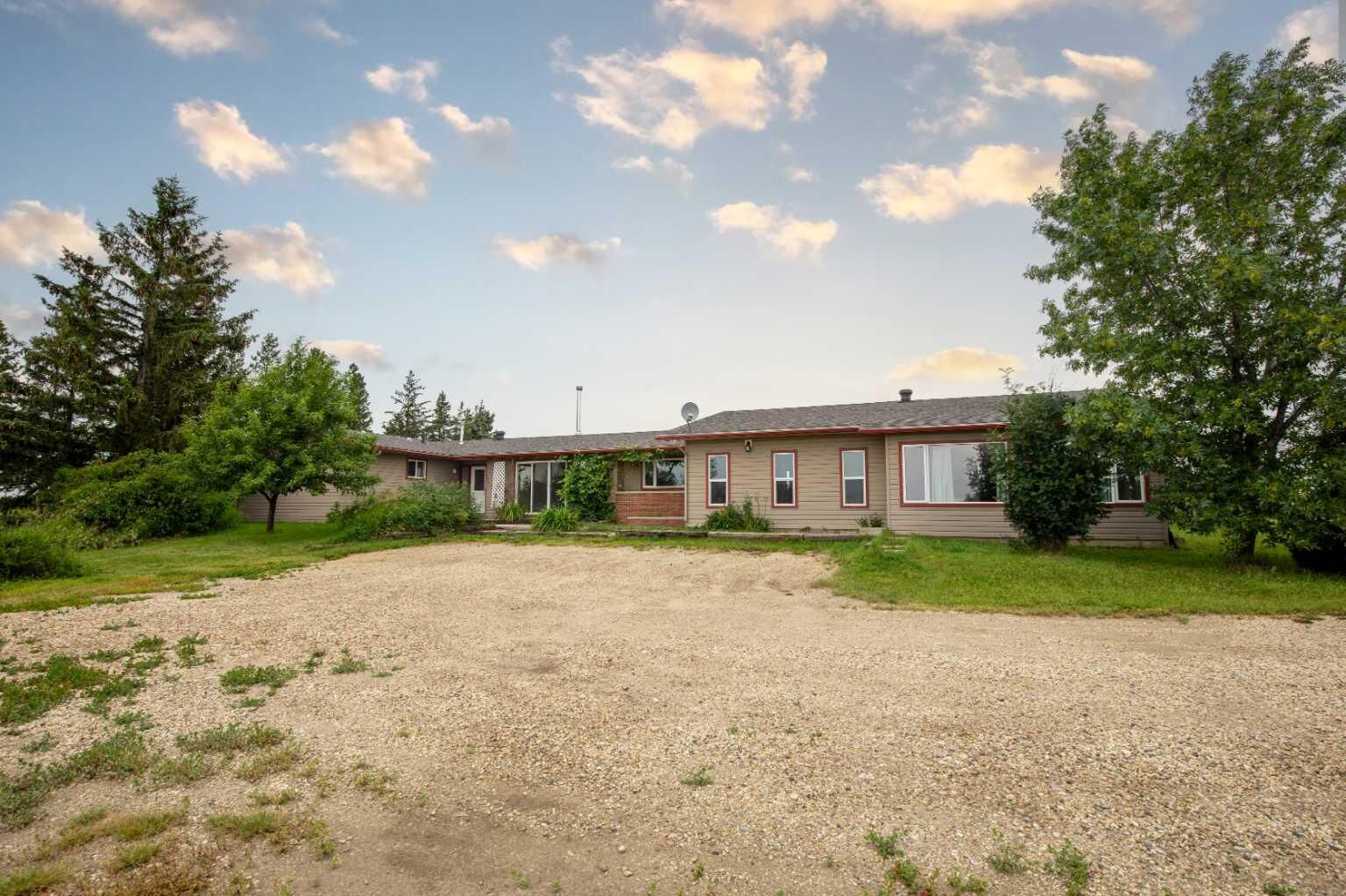 Property Photo: 72077 Twp Rd 714A AB T8W 5J7