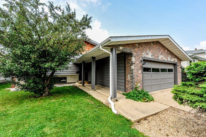 68 Elliott Drive — photo 1