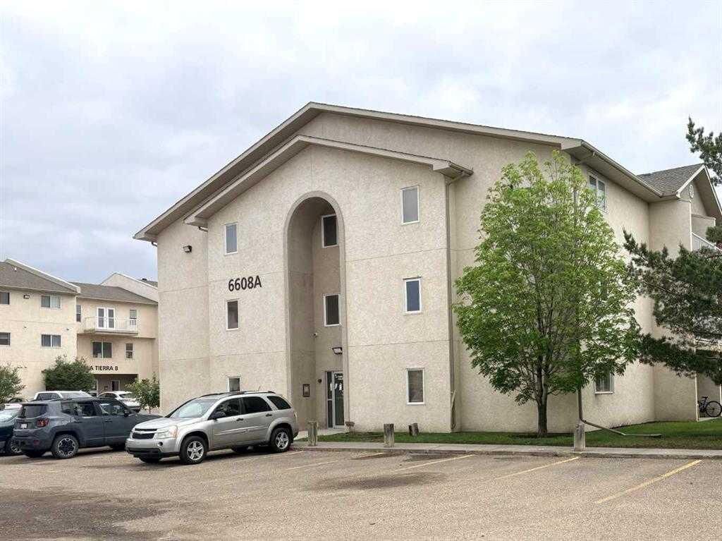 Property Photo: 6608 42 105A AB T9V 3L1