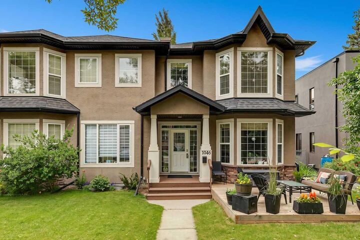 1046 Rundle Crescent NE — photo 1