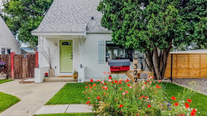 Property Photo: 322 12 Street N AB T1H 2G4
