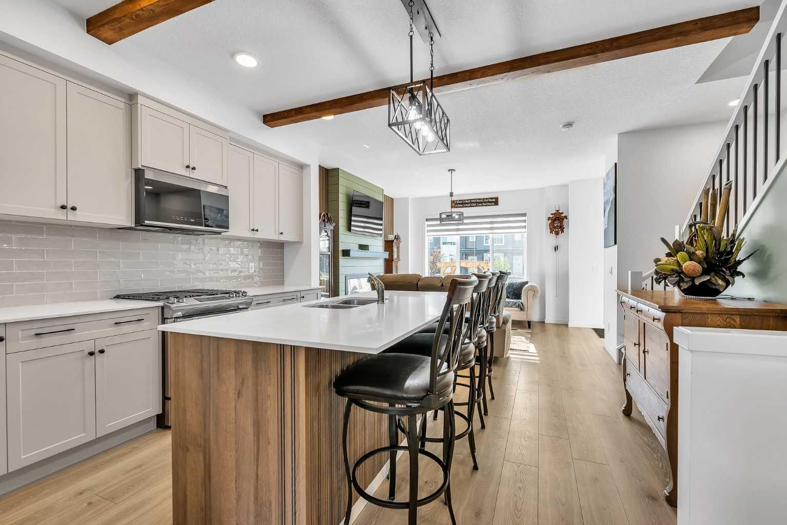 Property Photo: 7 Emberside Park AB T4C 3H8