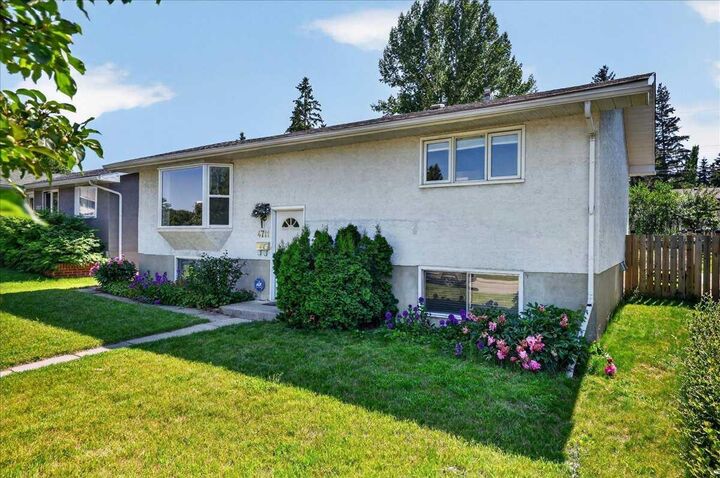 Property Photo:  4711 Montana Drive NW  AB T3B 1G2 