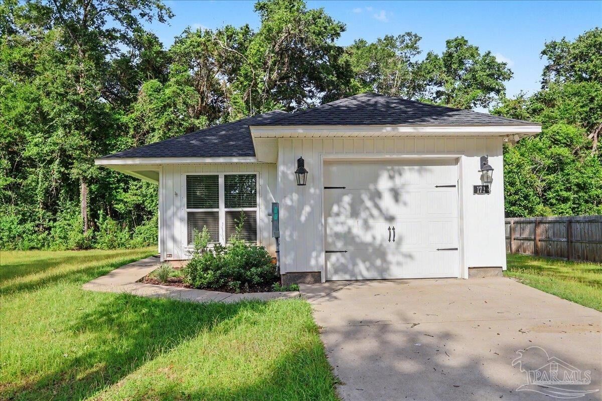 Property Photo:  171 Calvert Oaks Dr  FL 32514 
