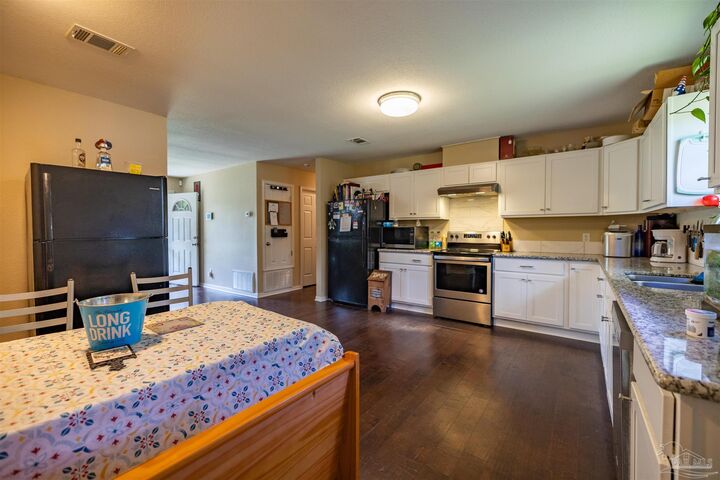Property Photo:  4351 Castille Ct  FL 32571 