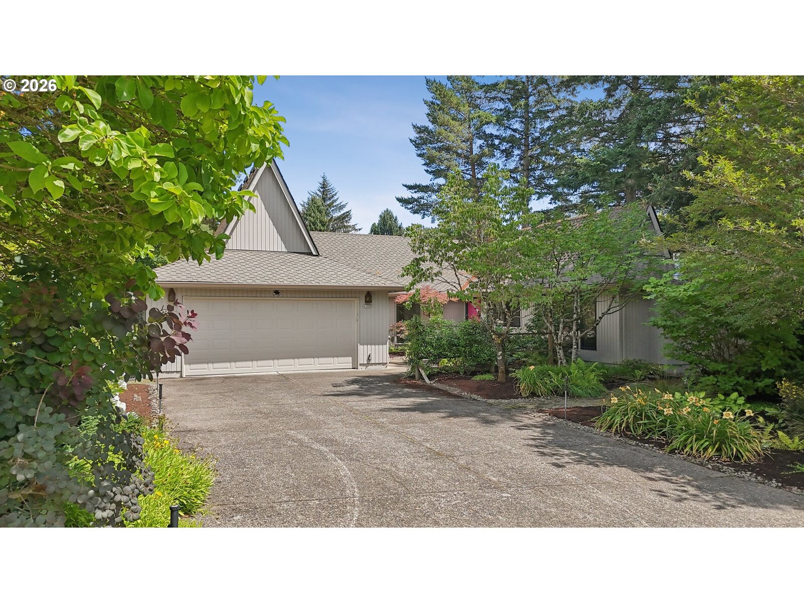 Property Photo: 4200 SW 53rd Ave OR 97221