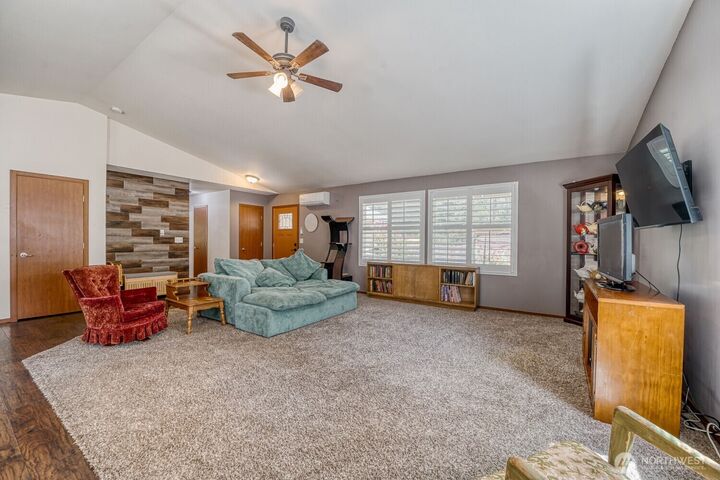 Property Photo:  23402  60th Avenue E  WA 98338 