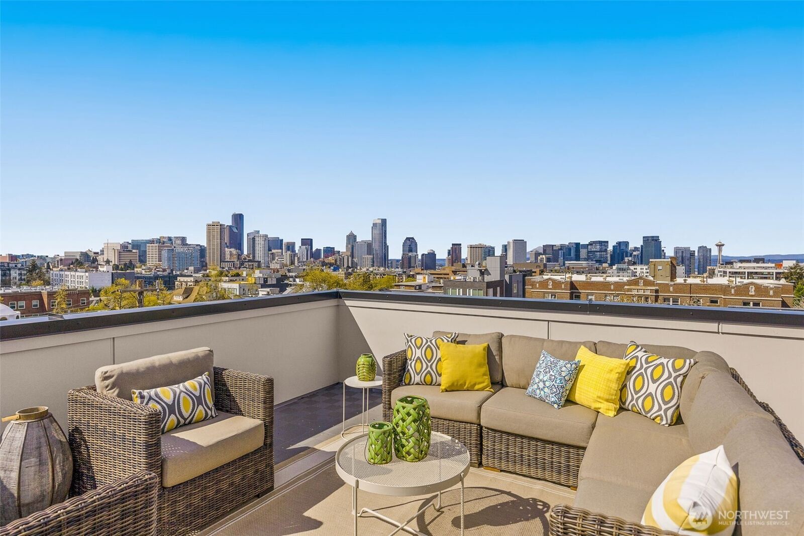 Property Photo: 1317 E Denny Way WA 98122