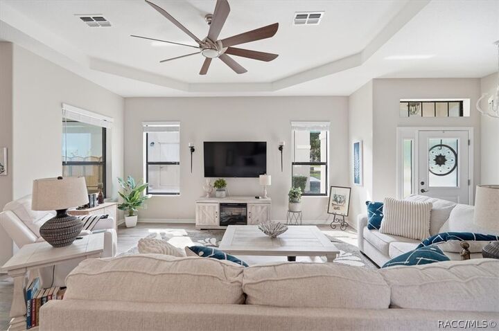 Property Photo: 24 Beech Street FL 34446