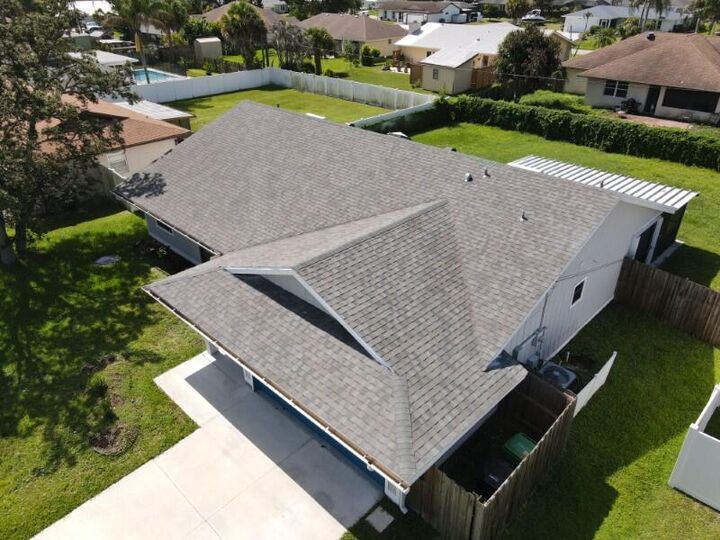 Property Photo:  974 SE Belfast Avenue  FL 34983 