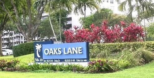 Property Photo: 565 Oaks Lane 305 FL 33069