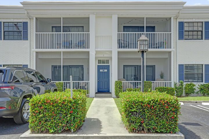 Property Photo:  160 Cypress Club Drive 630  FL 33060 