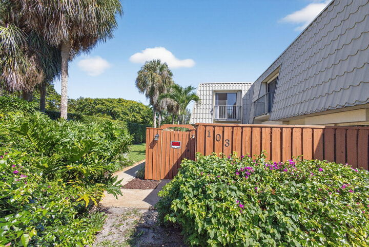 Property Photo:  1700 Embassy Drive 103  FL 33401 