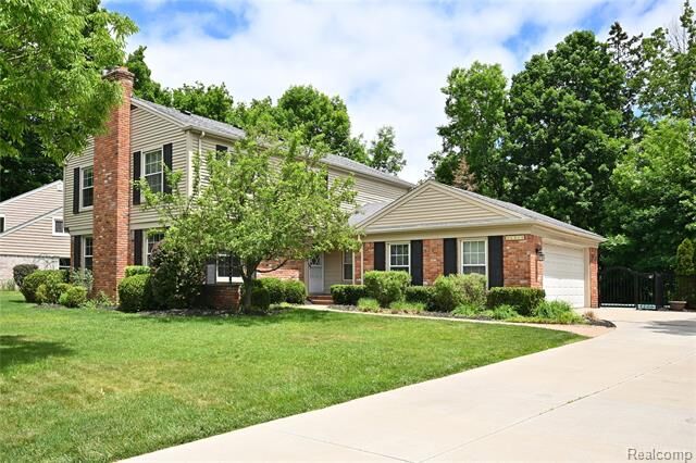 Property Photo:  31310 Foxboro Way  MI 48025 
