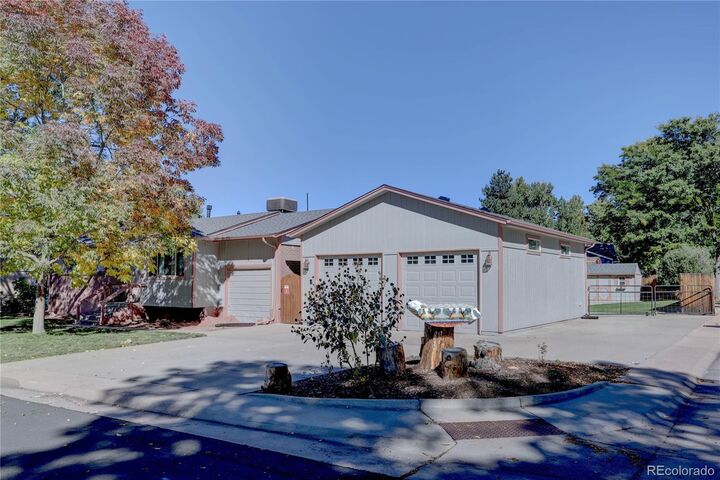 Property Photo: 707 W Davies Way CO 80120