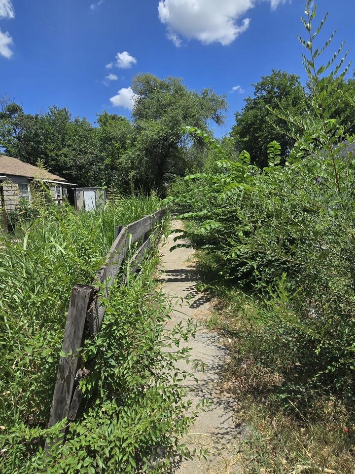 Property Photo:  2880 S Davidson St  KS 67210 