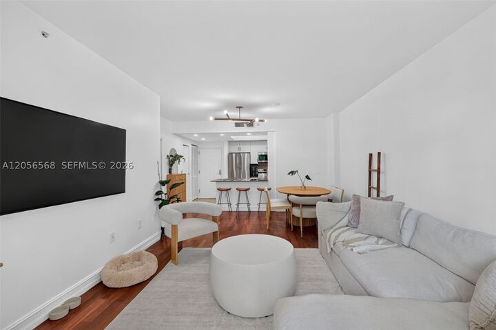 Property Photo:  2000 N Bayshore Dr 306  FL 33137 